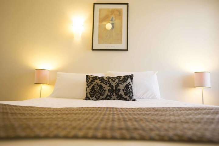 Room 4 of 71