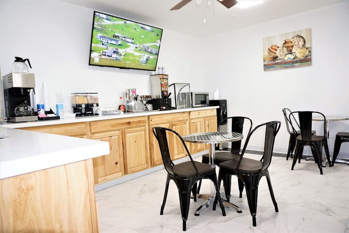 Breakfast/Coffee Service 29 of 35