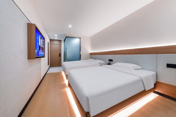Room 21 of 30