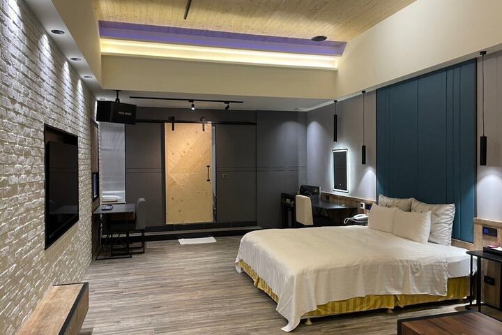 Room 133 of 216