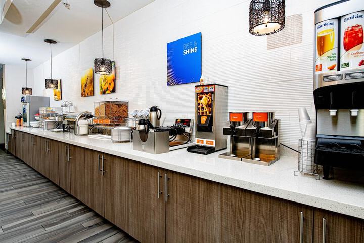 Breakfast area