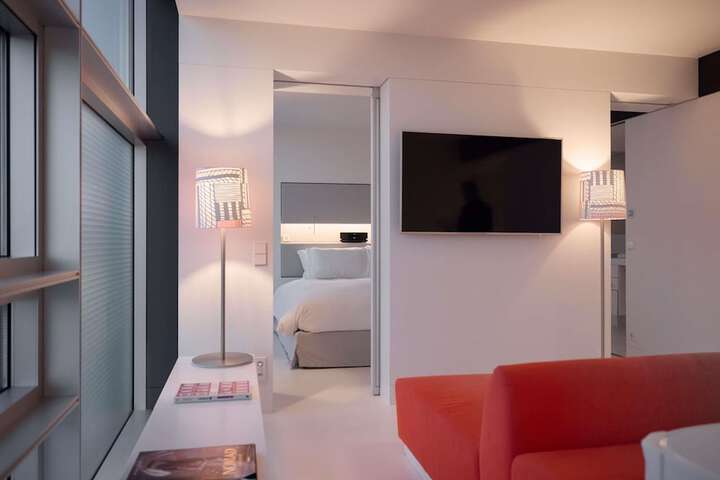 Room 71 of 193