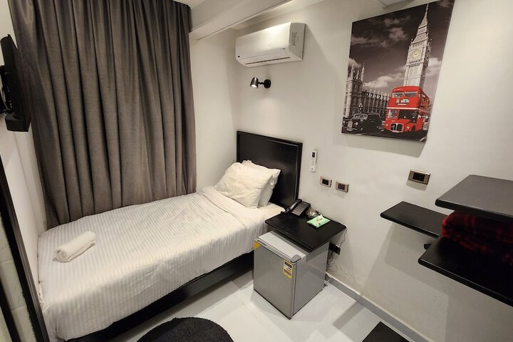 Room 45 of 107