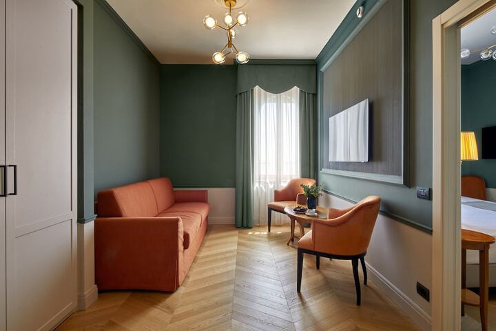 Room 43 of 111