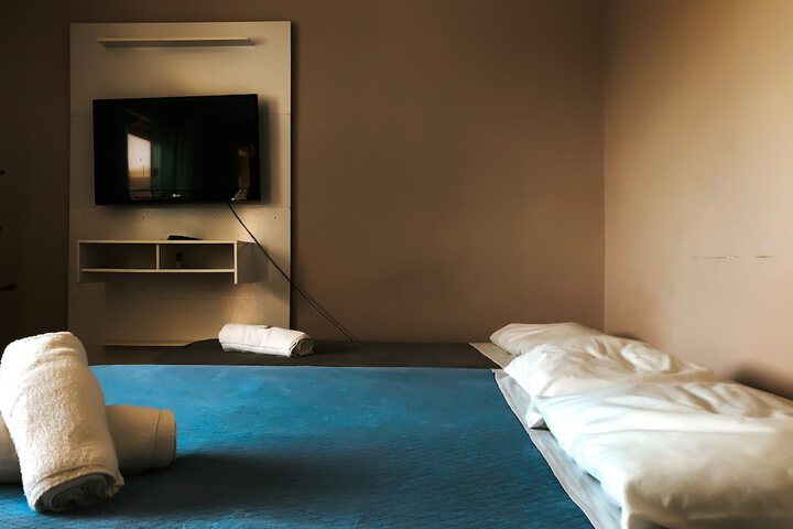 Room 6 of 159