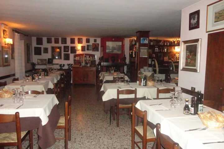 Dining 15 of 38