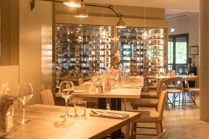 Dining 108 of 153