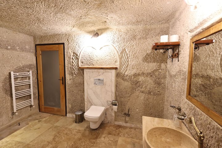 Room 100 of 108