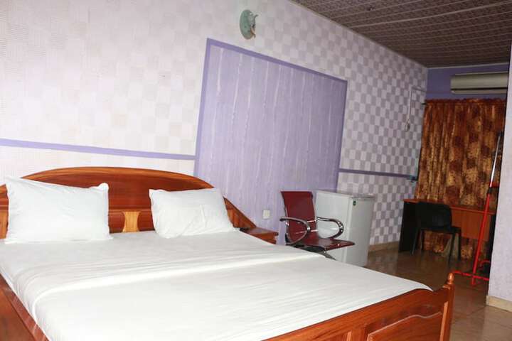 Room 5 of 13