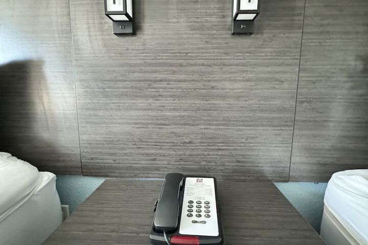 Room 38 of 61