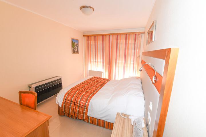 Room 8 of 91