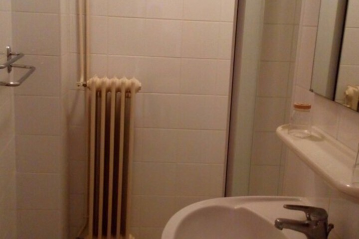 Room 15 of 30