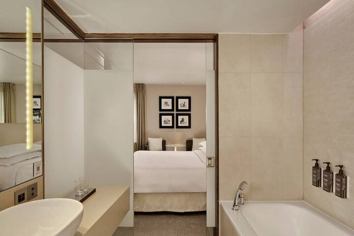 Room 34 of 90