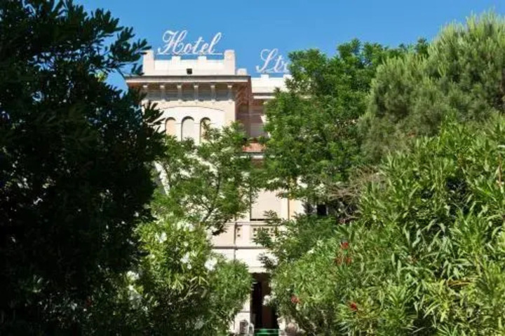 HOTEL STRESA