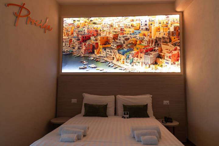 Room 8 of 33