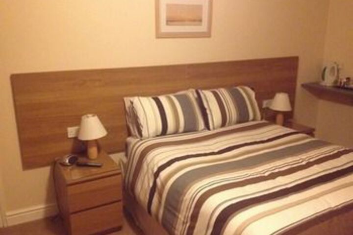 Room 8 of 12
