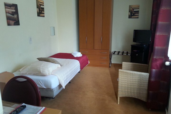 Room 12 of 38