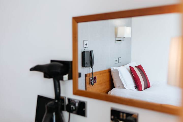 Room 17 of 43