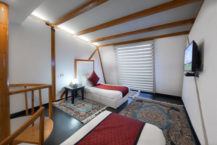 Room 9 of 41