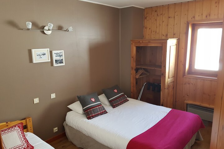 Room 5 of 92