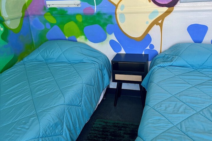 Room 13 of 35
