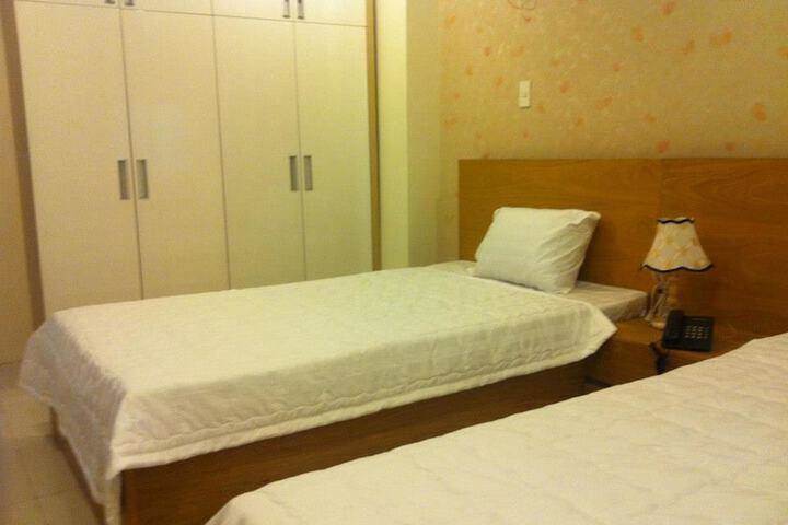 Room 13 of 21
