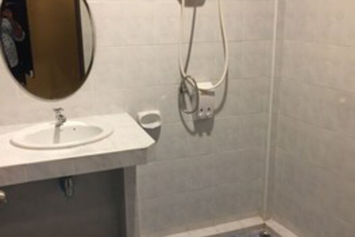 Room 3 of 16