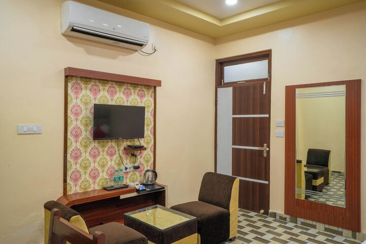 Room 9 of 40