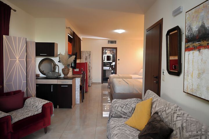 Room 35 of 89