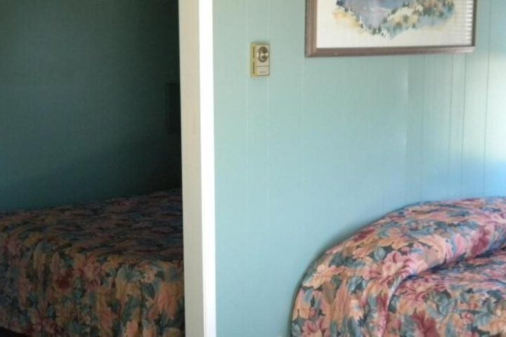 PLEASANT VIEW MOTEL