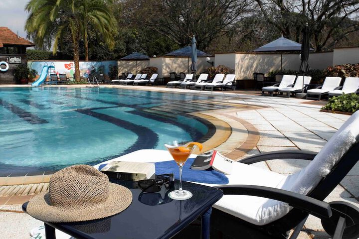 Hotel Pool