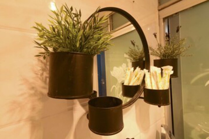 Room 7 of 24