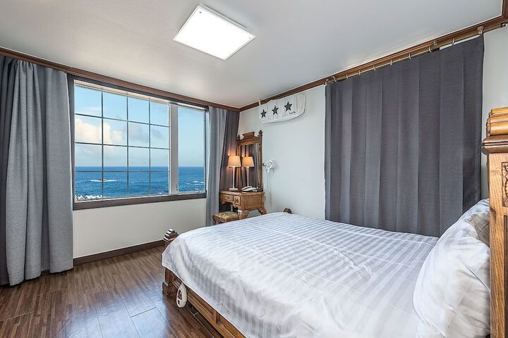 Room 22 of 50
