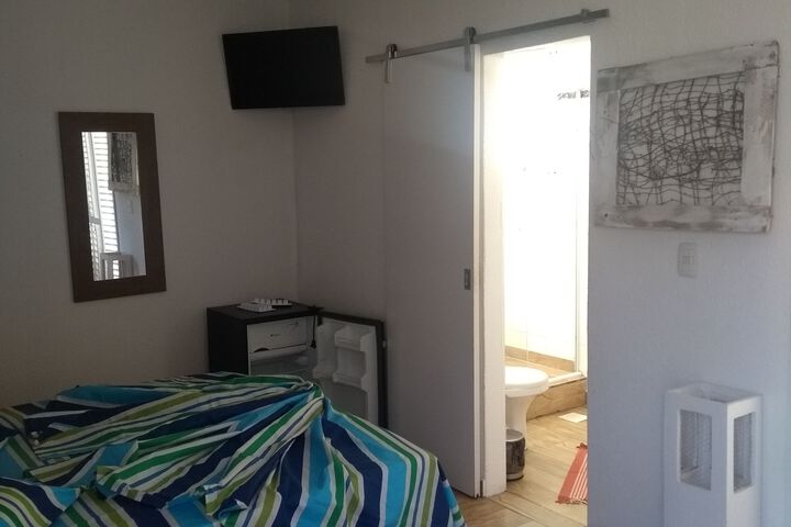 Room 4 of 6