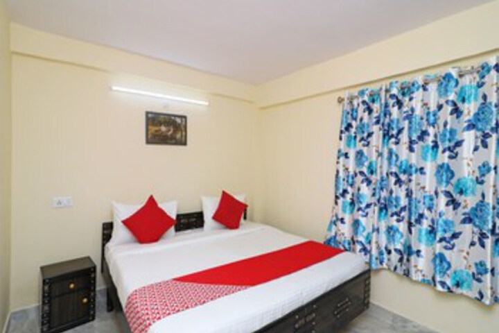 Oyo 13520 Home 2Bhk Vikas Nagar
