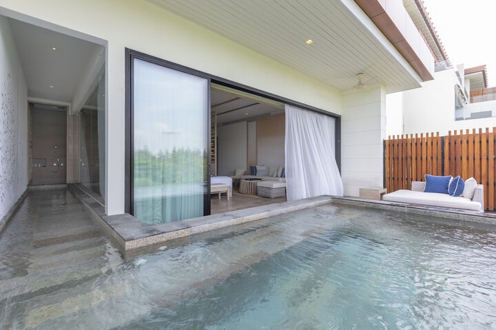 Pools & Facilities