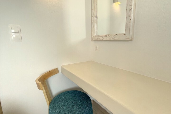 Room 7 of 93