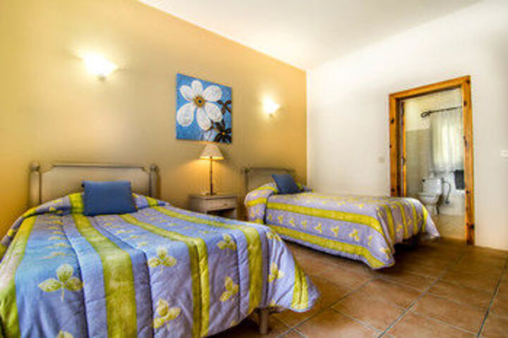 Room 40 of 80
