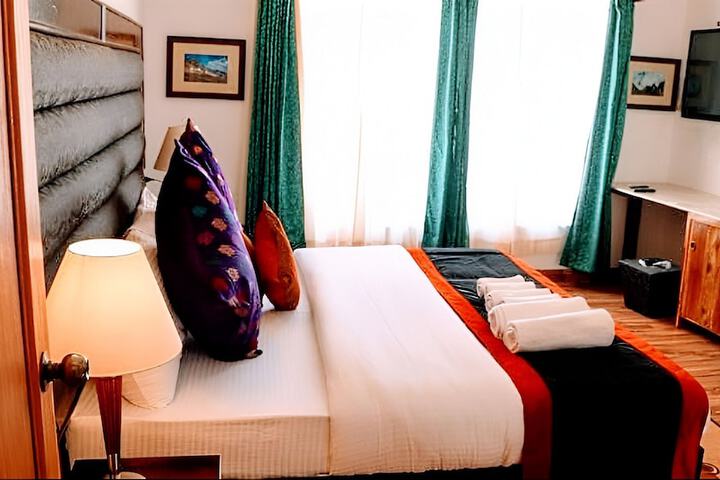 Room 9 of 26