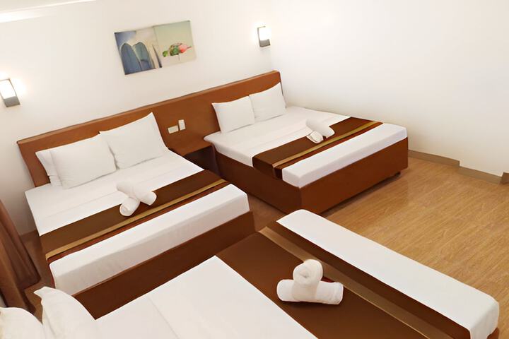 Room 2 of 48