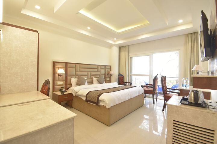 Room 26 of 111