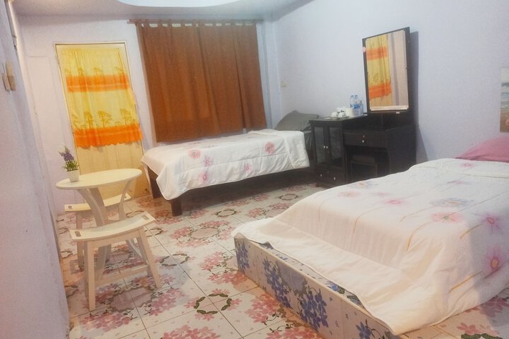 Room 13 of 34