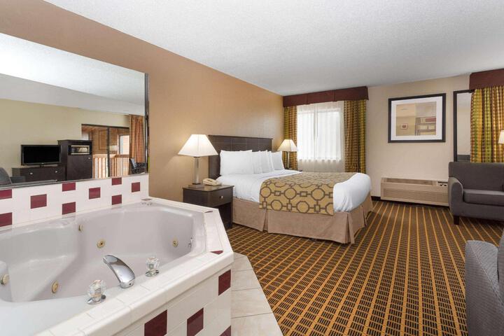 1 King Bed (9 of 10)