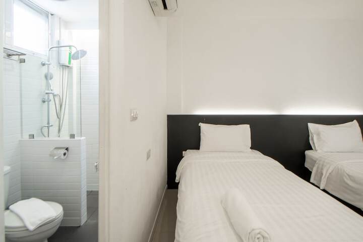 Room 8 of 44