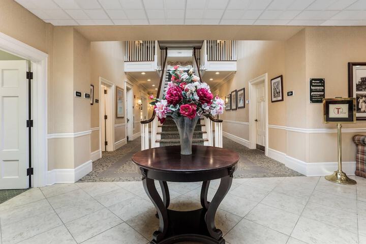 Guest Lobby