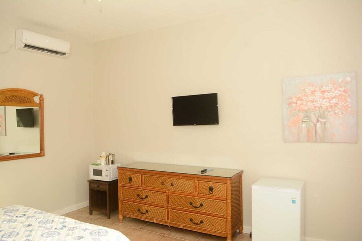 Room 13 of 42