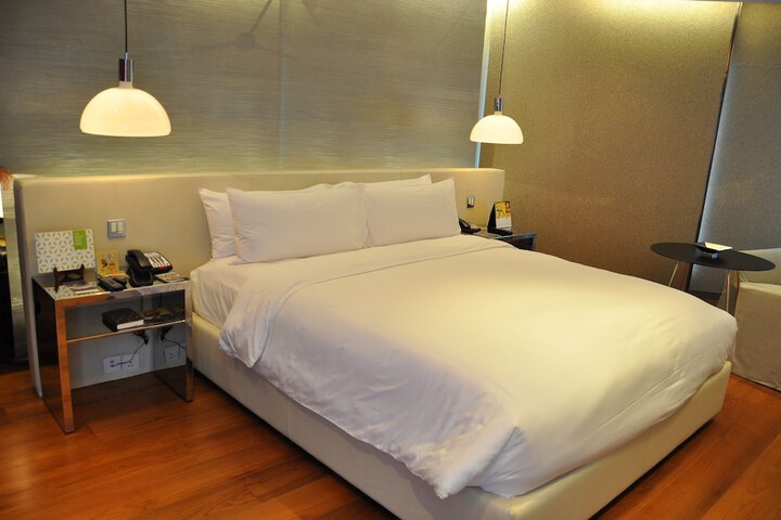Room 9 of 73
