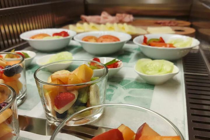 Dining 48 of 68