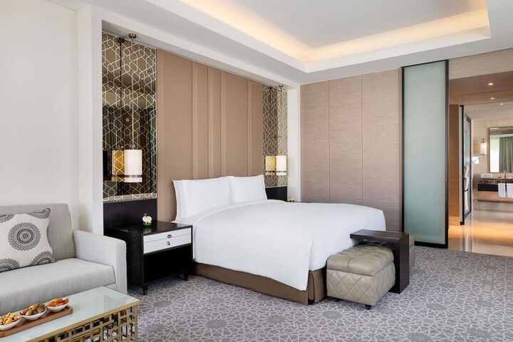Room 50 of 151