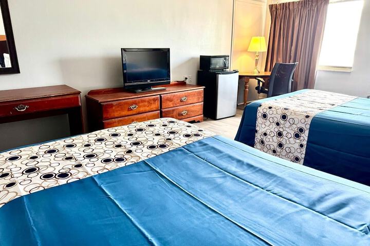 Room 12 of 18